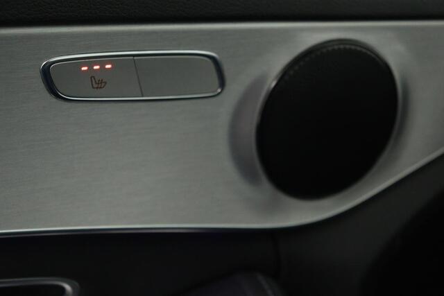Mercedes-Benz C-KLASSE 200 AMG | Stoelverwarming | Carplay | Trekhaak | Matrix LED | Sfeerverlichting | Leder/Alcantara | Side Assist | Camera