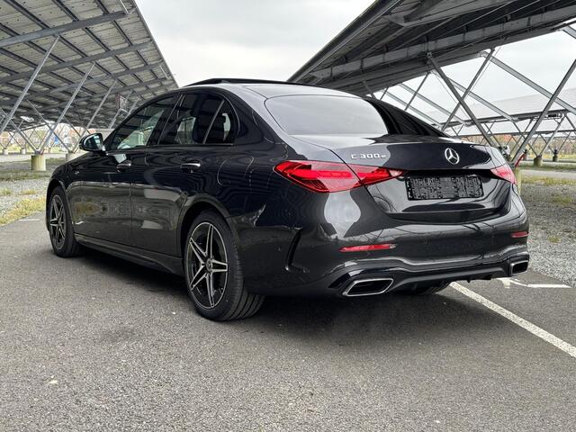 Mercedes-Benz C-KLASSE 300 e star Edition AMG Line Plus | Night | Panoramadak | Burmester | Massagestoelen | Stoelverwarming/ventilatie | 360 camera | Trekhaak | Sfeerverlichting |