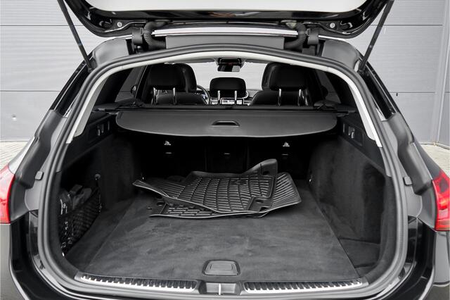 Mercedes-Benz C-KLASSE Estate 220 d AMG 4M Pano Trekhaak Burmester Distronic