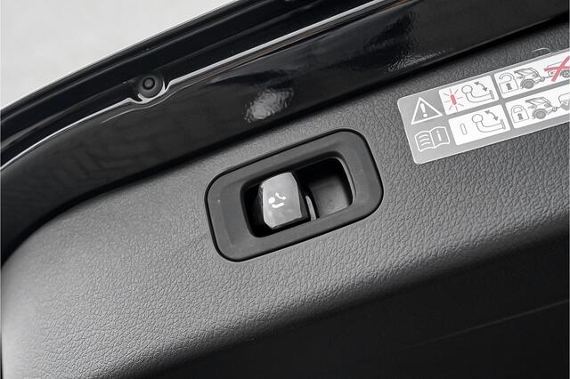 Mercedes-Benz C-KLASSE Estate 220 d AMG 4M Pano Trekhaak Burmester Distronic