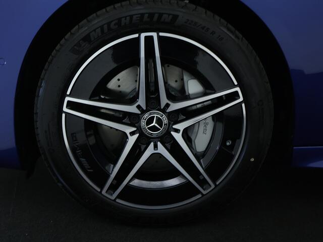 Mercedes-Benz C-KLASSE 300 e AMG Line LIMITED | Trekhaak | Nightpakket | Parkeerpakket met achteruitrijcamera | KEYLESS GO | Dodehoekassistent | Memorypakket | USB-pakket | Spiegelpakket | Premium sfeerverlichting |
