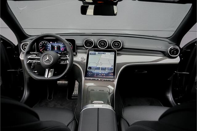 Mercedes-Benz C-KLASSE 180 AMG Line Pano Night Leder 19"
