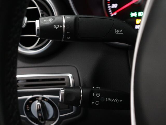 Mercedes-Benz C-KLASSE 180 Ambition | Multispaaks lichtmetalen velgen | Panoramadak | Navigatie | Parking support |