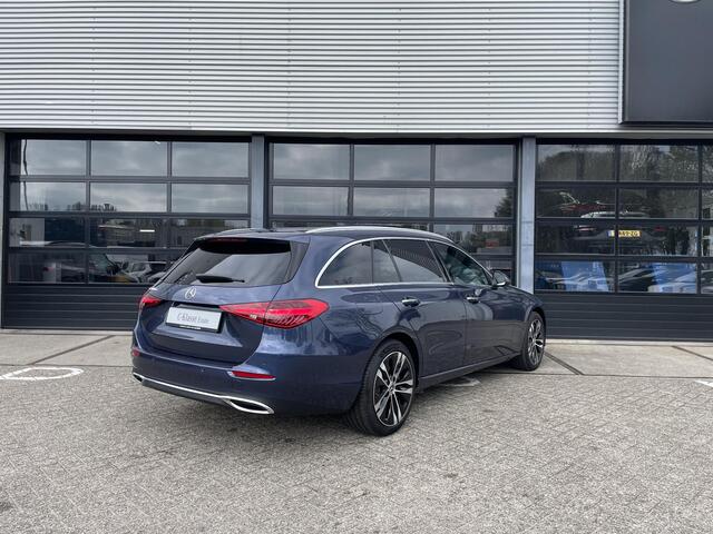 Mercedes-Benz C-KLASSE Estate 300 e Luxury Line | Beige Leder | Winter Pakket | Panoramadak | Trekhaak | DIGITAL LIGHT | DISTRONIC Afstandsassistent | 360° Camera | Stuurverwarming | Apple CarPlay | Android Auto | Elektrisch Verstelbare Stoelen + Memory