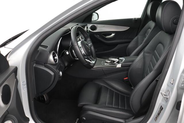Mercedes-Benz C-KLASSE 180 AMG | Panoramadak | Leder | Stoelverwarming | Carplay | Matrix LED | Sfeerverlichting | Camera | Navigatie | Side Assist | Climate control | Park Assist