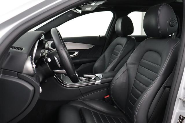 Mercedes-Benz C-KLASSE 180 AMG | Panoramadak | Leder | Stoelverwarming | Carplay | Matrix LED | Sfeerverlichting | Camera | Navigatie | Side Assist | Climate control | Park Assist