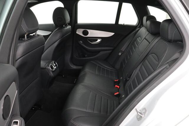 Mercedes-Benz C-KLASSE 180 AMG | Panoramadak | Leder | Stoelverwarming | Carplay | Matrix LED | Sfeerverlichting | Camera | Navigatie | Side Assist | Climate control | Park Assist