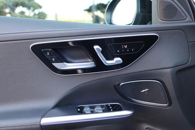 Mercedes-Benz C-KLASSE 300e AMG Aut9 | 313PK | Massage | Head-up | Pano | Keyles-go | Sfeerverlichting | Digital-light | Memory | Carbon | 2023.