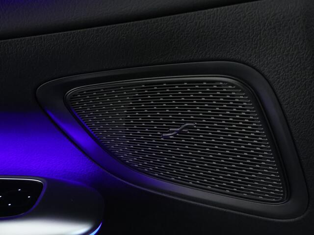 Mercedes-Benz C-KLASSE 300 e Business Solution AMG | Trekhaak | Nightpakket | Parkeerpakket met achteruitrijcamera | Dodehoekassistent | Antidiefstalpakket GUARD 360° Plus | KEYLESS GO | Memorypakket | Verwarmde stoelen vooraan |