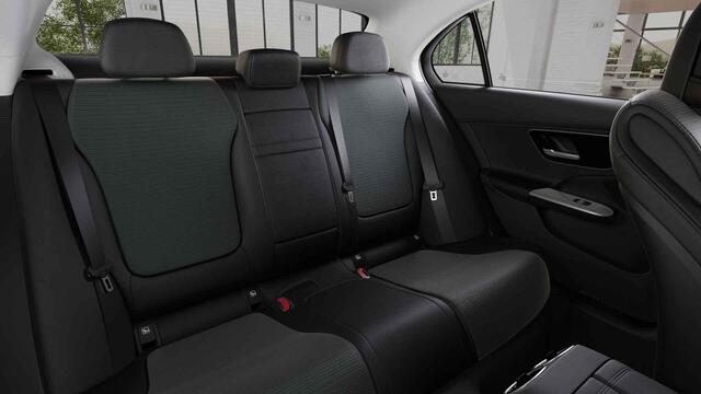Mercedes-Benz C-KLASSE 300 e Luxury Line Limited | Trekhaak | Memory | Verwarmd stuur | Getint glas |