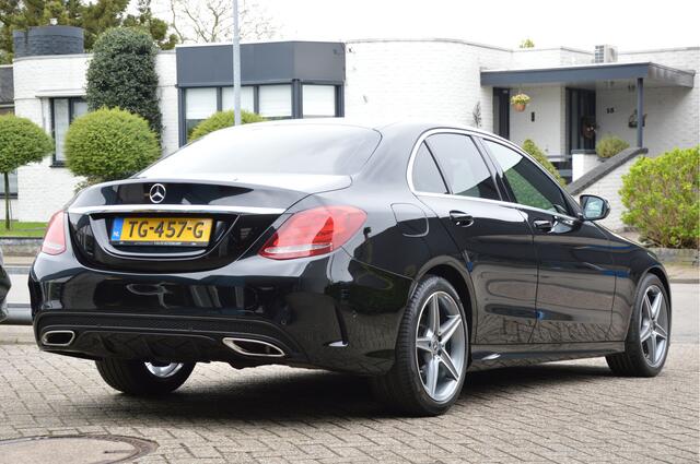 Mercedes-Benz C-KLASSE 180 AMG-LINE | LED | LEDER | CAMERA | ALARM | STOELVERW | ENZ