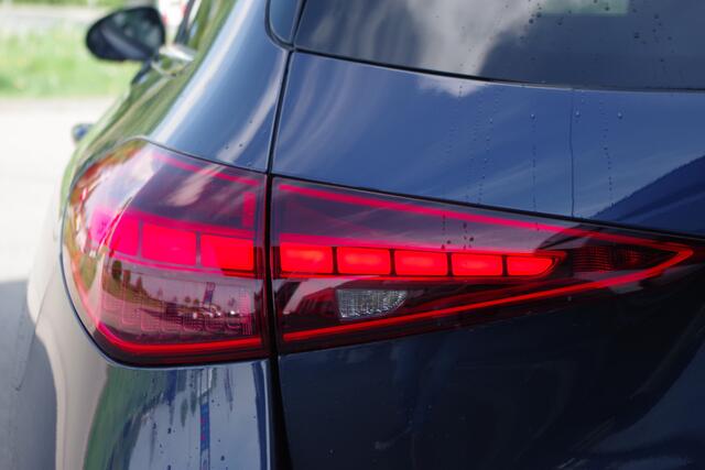 Mercedes-Benz C-KLASSE Estate 300 e 313 PK AMG Line PHEV, Leder-Alcantara, Camera, Sfeerverlichting, Burmester, Carplay