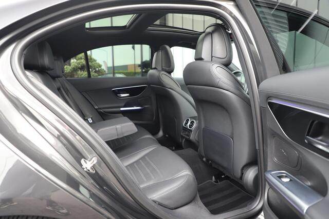 Mercedes-Benz C-KLASSE 180 AMG Aut9 | 170PK | Pano | Sfeerverlichting | Keyles-go | Digital-light | Memory | Carbon | Stoelverwarming | 2021.