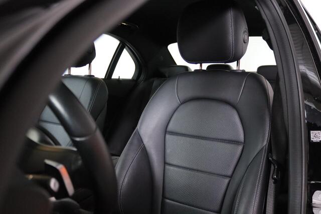 Mercedes-Benz C-KLASSE 180 AMG-line, Volleder, Cruise Control, Navigatie, Bluetooth, LED