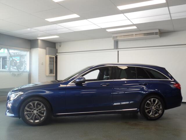 Mercedes-Benz C-KLASSE Estate 220 CDI Ambition Handgeschakeld, Sportstoelen leder, Stoel verwarming, Xenon, Clima controle, Cruise controle, Pdc V/A, Navigatie, Lm velgen 16'', Trekhaak, afneembaar, Ex eerste eigenaar!! bovag afleverpakket 695,-