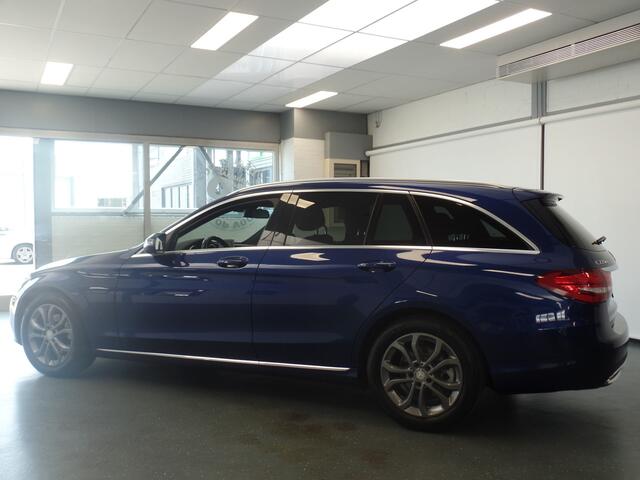 Mercedes-Benz C-KLASSE Estate 220 CDI Ambition Handgeschakeld, Sportstoelen leder, Stoel verwarming, Xenon, Clima controle, Cruise controle, Pdc V/A, Navigatie, Lm velgen 16'', Trekhaak, afneembaar, Ex eerste eigenaar!! bovag afleverpakket 695,-