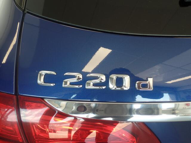 Mercedes-Benz C-KLASSE Estate 220 CDI Ambition Handgeschakeld, Sportstoelen leder, Stoel verwarming, Xenon, Clima controle, Cruise controle, Pdc V/A, Navigatie, Lm velgen 16'', Trekhaak, afneembaar, Ex eerste eigenaar!! bovag afleverpakket 695,-