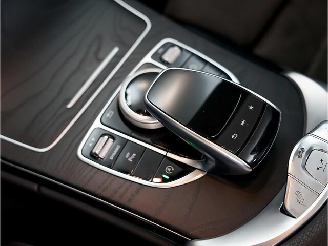Mercedes-Benz C-KLASSE Cabrio C180 AMG Line
