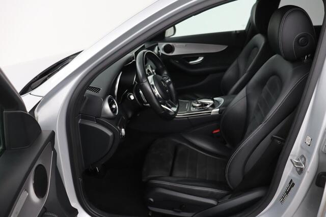 Mercedes-Benz C-KLASSE 180 AMG Upgrade Edition | Stoelverwarming | Carplay | Matrix LED | Sfeerverlichting | Leder/Alcantara | Navigatie | DAB | Cruise control | Park Assist