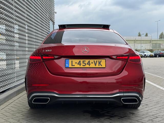 Mercedes-Benz C-KLASSE 180 AMG Line / Navigatie / Pano / Camera / Parkeersensoren V+A / Zwenkbare trekhaak / LED / Lichtmetaal 18 inch /