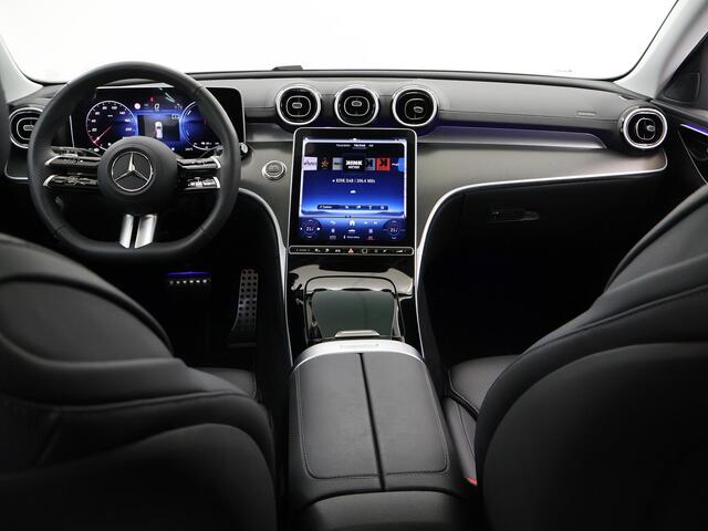 Mercedes-Benz C-KLASSE 300e Estate AMG Line | Panorama-schuifdak | Winter pakket | Getint glas | Stoelverwarming | Sfeerverlichting