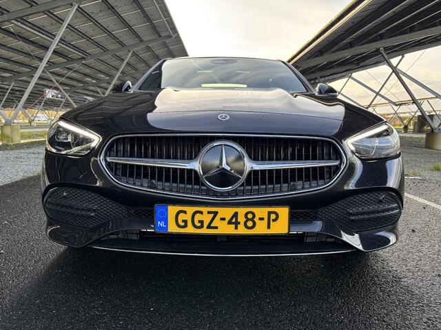 Mercedes-Benz C-KLASSE 180 Luxury Line | Panoramadak | Apple Carplay/Android Auto | Memory stoelen | Sfeerverlichting | Stoelverwarming | Parkeercamera |