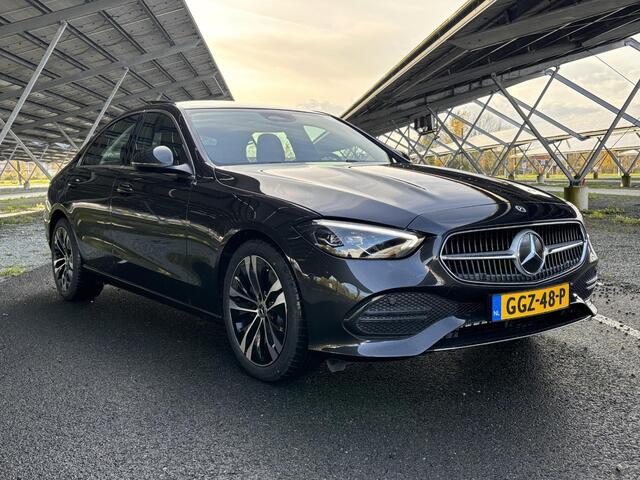 Mercedes-Benz C-KLASSE 180 Luxury Line | Panoramadak | Apple Carplay/Android Auto | Memory stoelen | Sfeerverlichting | Stoelverwarming | Parkeercamera |