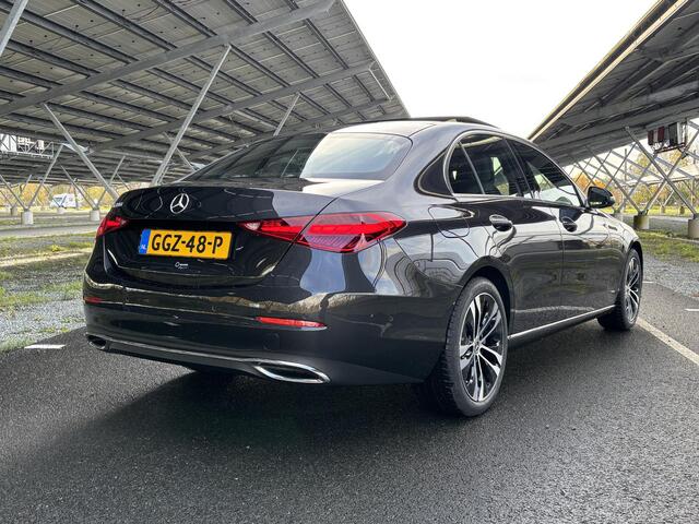 Mercedes-Benz C-KLASSE 180 Luxury Line | Panoramadak | Apple Carplay/Android Auto | Memory stoelen | Sfeerverlichting | Stoelverwarming | Parkeercamera |