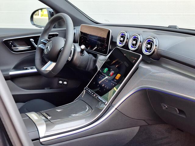 Mercedes-Benz C-KLASSE Estate 300 e Business Solution AMG | Night Pakket | Panoramadak | 360° Camera | Dodehoekassistent | Elektrisch Verstelbare Stoelen + Memory | Elektrische Achterklep | Apple CarPlay | Android Auto | Sfeerverlichting | Stoelverwarming