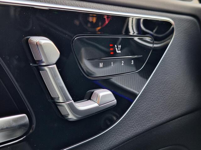 Mercedes-Benz C-KLASSE Estate 300 e Business Solution AMG | Night Pakket | Panoramadak | 360° Camera | Dodehoekassistent | Elektrisch Verstelbare Stoelen + Memory | Elektrische Achterklep | Apple CarPlay | Android Auto | Sfeerverlichting | Stoelverwarming