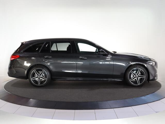 Mercedes-Benz C-KLASSE Estate 300 e AMG Line Night | Grafietgrijs/leder zwart | Dodehoekassistent | Panoramaschuifdak | Smartphone integratie | 18" Vijfspaaks lichtmetalen AMG-velgen