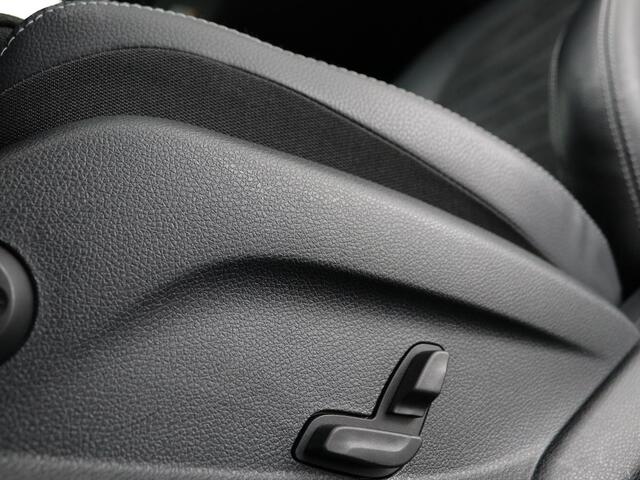 Mercedes-Benz C-KLASSE 300e AMG Night | Adaptive cruise | Stoelverwarming | Carplay | Leder/Alcantara | Camera | Navigatie | Full LED