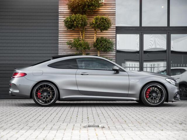 Mercedes-Benz C-KLASSE Coupé AMG 63 S Pano Schaal Burmester Memory