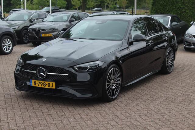 Mercedes-Benz C-KLASSE 180 AMG Line / Camera / Leder&Alcantara / 18'' / Navigatie / DAB / Dodehoek / Stoelverwarming / Cruise Control