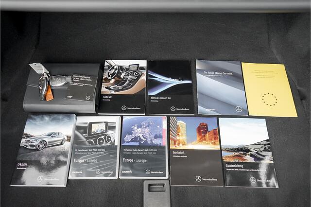 Mercedes-Benz C-KLASSE 180 Avantgarde Burmester Navi Camera Trekhaak