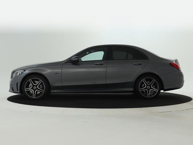 Mercedes-Benz C-KLASSE 300 e AMG Plug-In Hybride AMG Line | Night Pakket | Digitaal Dashboard | Dodehoek Assist | Led koplampen | 360° camera. Inclusief 24 maanden MB Certified garantie voor Europa.