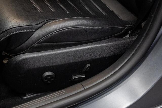 Mercedes-Benz C-KLASSE Estate 300 e AMG Line *Designo Magno / Niveauregulering / Sound-Systeem / Night-Pakket / Elektrische Trekhaak*