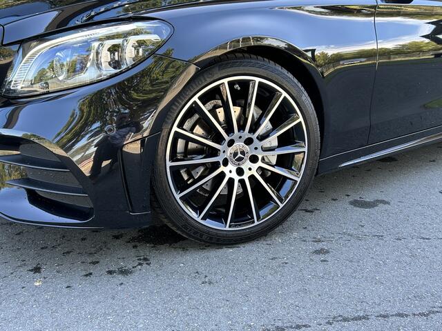 Mercedes-Benz C-KLASSE 200 AMG // 360 Camera // 19" AMG Velgen // MuliBeam LED // Comand Navi // Digitaal Dashbord // Carplay // Night Pakket // Sfeerverlichting