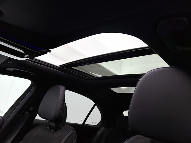 Mercedes-Benz C-KLASSE 300 e Business Solution AMG | Panoramaschuifdak | Trekhaak | Nightpakket | Smartphone integratie | Antidiefstalpakket GUARD 360° Plus | Parkeerpakket met 360°-camera | 19" multispaaks AMG-velgen |