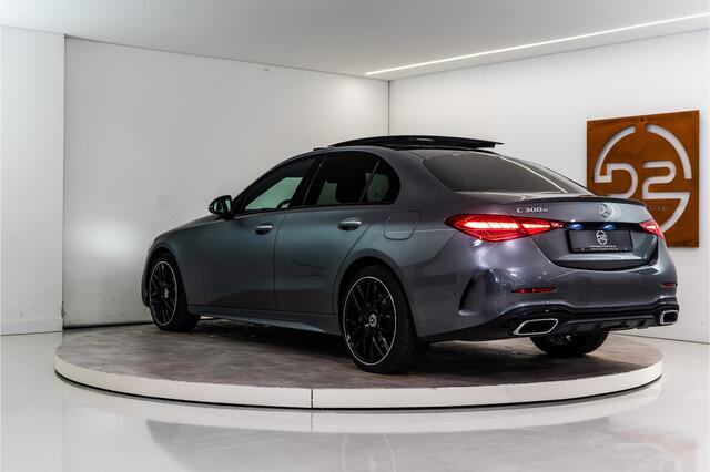 Mercedes-Benz C-KLASSE 300 e AMG Line 313PK Plug-In | Pano | Sfeer | Trekhaak | Leder | Laser | VOL! 12 MND Garantie