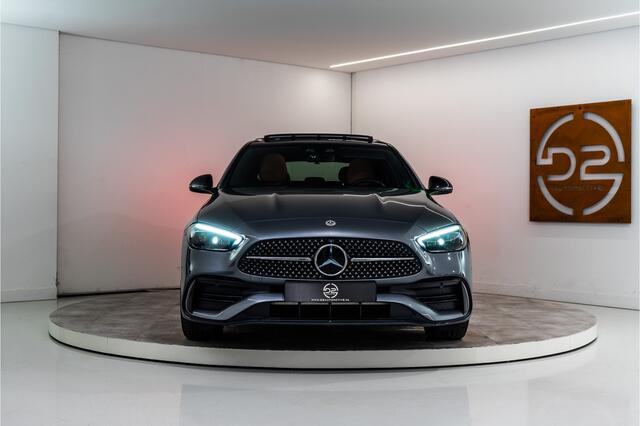 Mercedes-Benz C-KLASSE 300 e AMG Line 313PK Plug-In | Pano | Sfeer | Trekhaak | Leder | Laser | VOL! 12 MND Garantie
