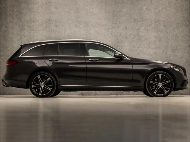 Mercedes-Benz C-KLASSE Estate 300e PHEV Sport 320Pk Automaat (APPLE CARPLAY, GROOT NAVI, CAMERA, ELEK SPORTSTOELEN, ADAPTIVE CRUISE, STOELVERWARMING, GETINT GLAS, TREKHAAK, NIEUWSTAAT)