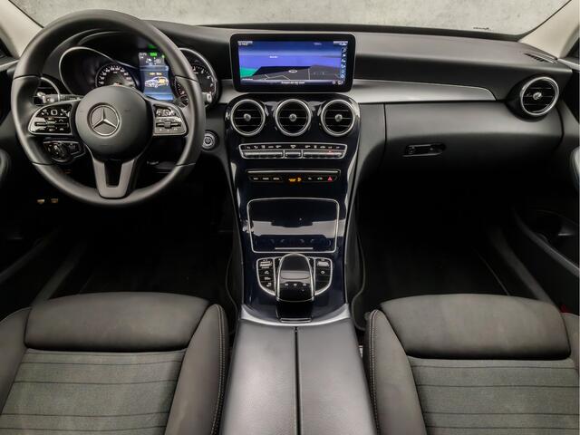 Mercedes-Benz C-KLASSE Estate 300e PHEV Sport 320Pk Automaat (APPLE CARPLAY, GROOT NAVI, CAMERA, ELEK SPORTSTOELEN, ADAPTIVE CRUISE, STOELVERWARMING, GETINT GLAS, TREKHAAK, NIEUWSTAAT)