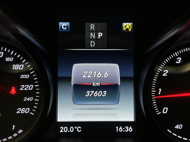 Mercedes-Benz C-KLASSE 180 Premium | NAVIGATIE | TREKHAAK | PARKEERSENSOREN | CRUISE CONTROL |