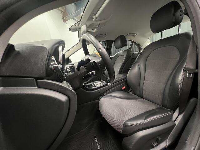 Mercedes-Benz C-KLASSE 180 Premium | NAVIGATIE | TREKHAAK | PARKEERSENSOREN | CRUISE CONTROL |