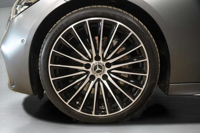 Mercedes-Benz C-KLASSE 200 AMG Line | Pano | Designo Magno | Night Pakket