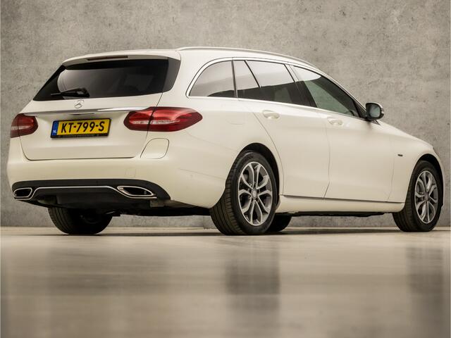 Mercedes-Benz C-KLASSE Estate 350 e Deluxe 279Pk Automaat (NAVIGATIE, CAMERA, LUCHTVERING, ADAPTIVE CRUISE, LEDER, ELEK SPORTSTOELEN, STOELVERWARMING, KEYLESS START, GETINT GLAS, NIEUWE APK, NIEUWSTAAT)