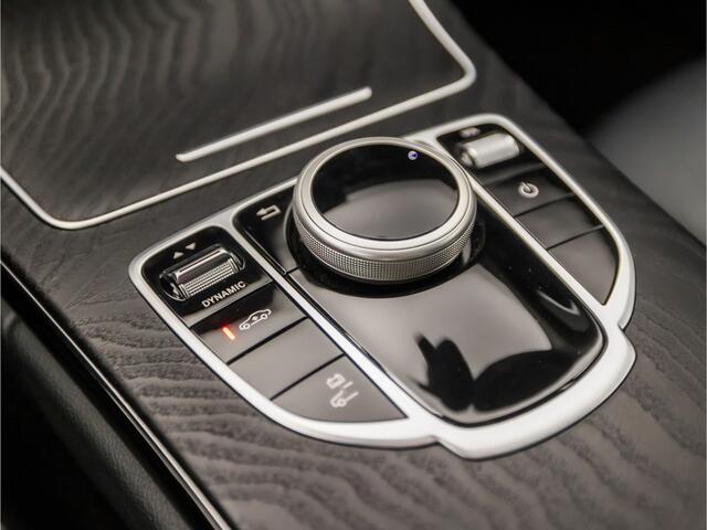 Mercedes-Benz C-KLASSE Estate 350 e Deluxe 279Pk Automaat (NAVIGATIE, CAMERA, LUCHTVERING, ADAPTIVE CRUISE, LEDER, ELEK SPORTSTOELEN, STOELVERWARMING, KEYLESS START, GETINT GLAS, NIEUWE APK, NIEUWSTAAT)