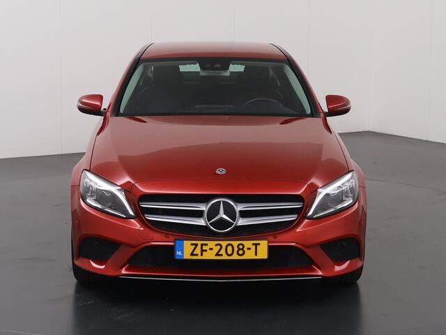 Mercedes-Benz C-KLASSE 160 Business Solution Plus Upgrade Edition | Trekhaak | Multibeam | Stoelverwarming | Widescreen | Sfeerverlichting |