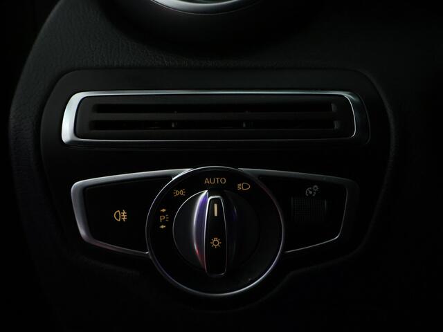 Mercedes-Benz C-KLASSE 180 Business Solution AMG AMG Line | Night Pakket | Panorama Schuif-Kanteldak. Inclusief 24 maanden Mercedes-Benz Certified garantie voor Europa.